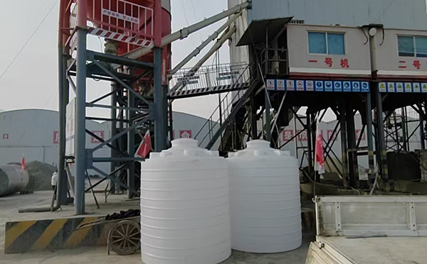 和政立式运输桶交付案例｜全新PE材质 · 多行业适配 · 批量稳定供应