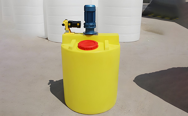 和政加药桶定制选型要点与行业应用技术指南